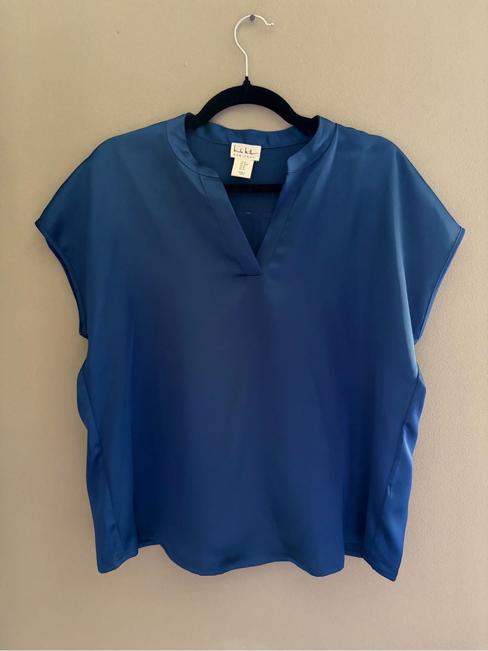 Nicole Miller Blue V-Neck Blouse Short Sleeve Career Office Top Medium Flowy